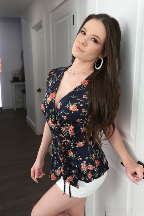 Brünette MILF perfekte sexy fotos