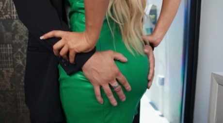 cheating wife hot naked pics