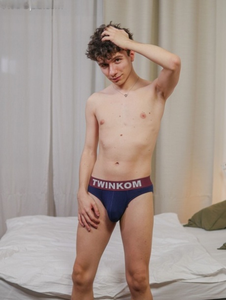 latino gay sexy desnuda archivo