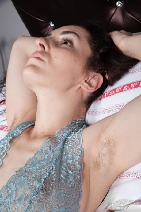 Di Devi model xxx image