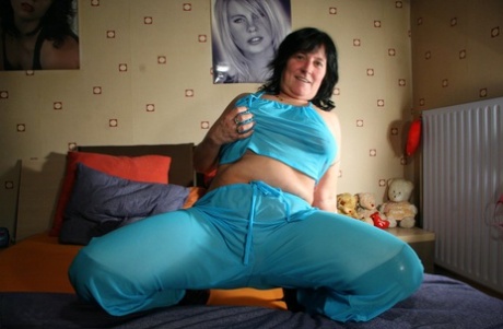 wide hips thick thighs adult pictures