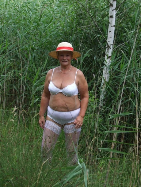 Oma-Bikini exklusive akt fotos