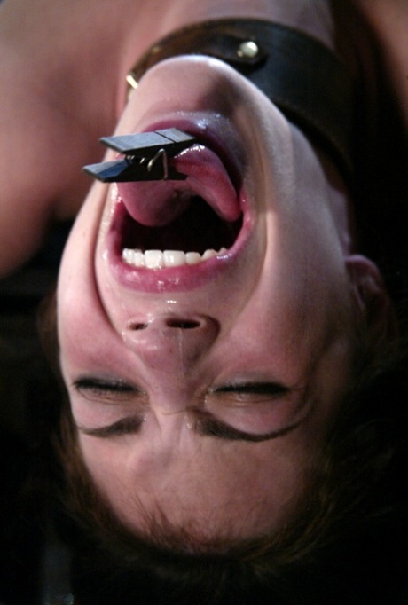 Brünette BDSM kunst schöne bilder
