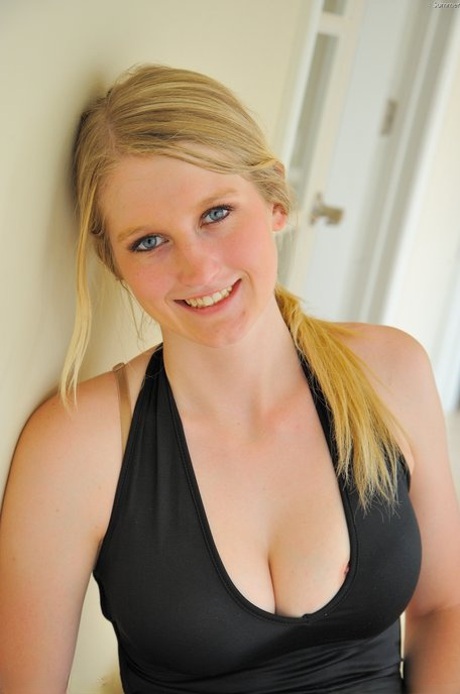 blonde naturlige pupper ganske pornografisk arkiv