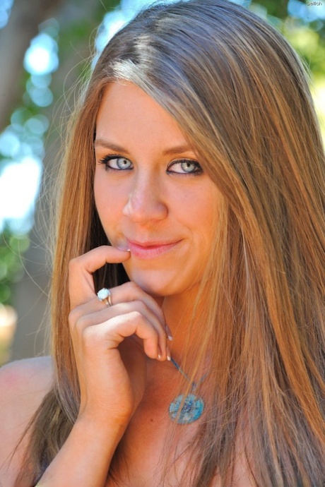 Delilah Blue model high quality img
